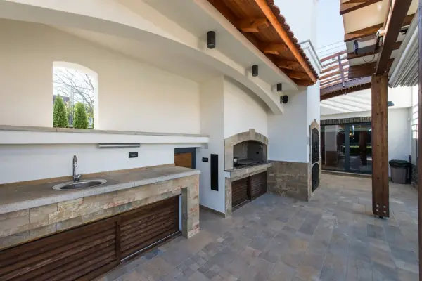 Outdoor Kitchens